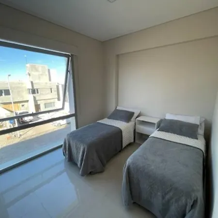 Departamento Nuevo- Piscina Techada- Climatizada - Confort Y Calidad A Metros Del Mar Puerto Madryn Exterior photo