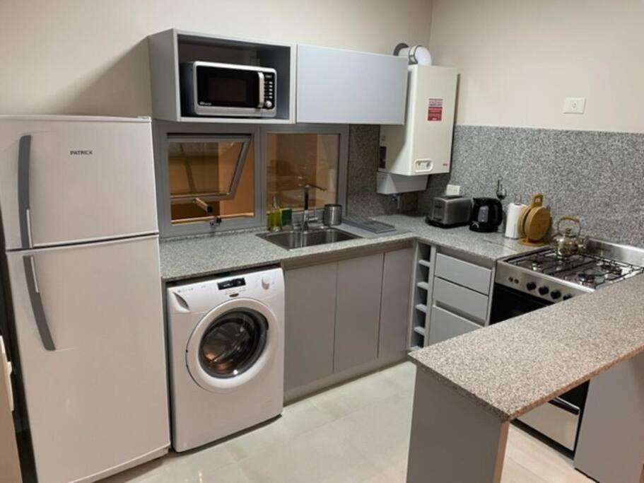 Departamento Nuevo- Piscina Techada- Climatizada - Confort Y Calidad A Metros Del Mar Apartment Puerto Madryn