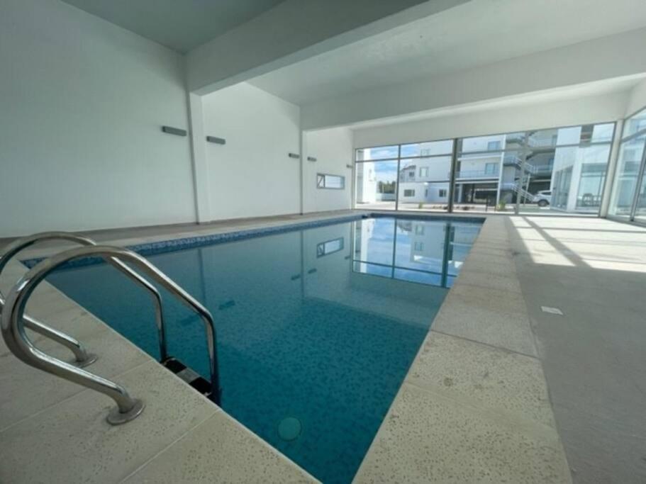 Departamento Nuevo- Piscina Techada- Climatizada - Confort Y Calidad A Metros Del Mar *