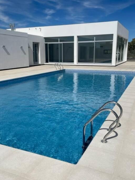 Departamento Nuevo- Piscina Techada- Climatizada - Confort Y Calidad A Metros Del Mar * Puerto Madryn